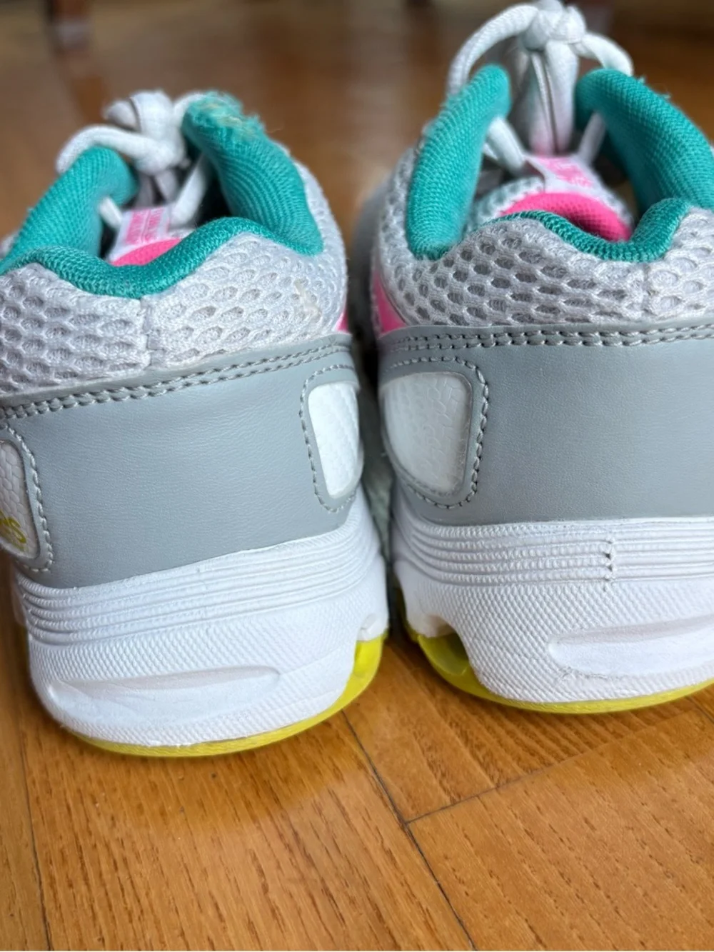 K-Swiss Tubes Sneakers shoes Comfort 200 Neon Pink Teal Youth Girls Size 3.5Y